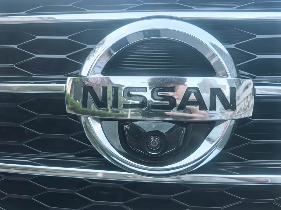 Nissan Toure