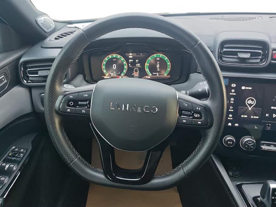Lynk & Co 02