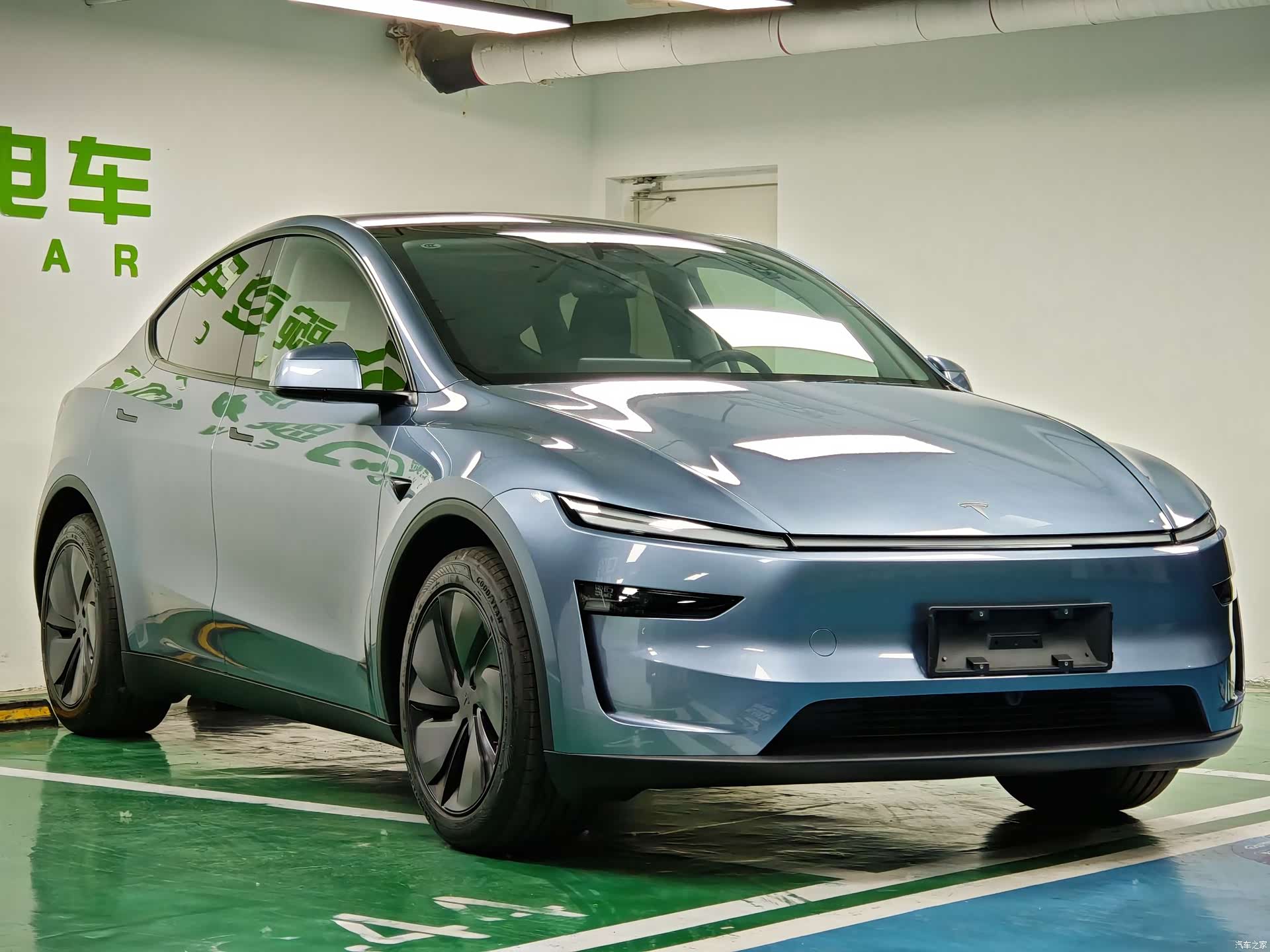 Tesla Model Y, 2025 9