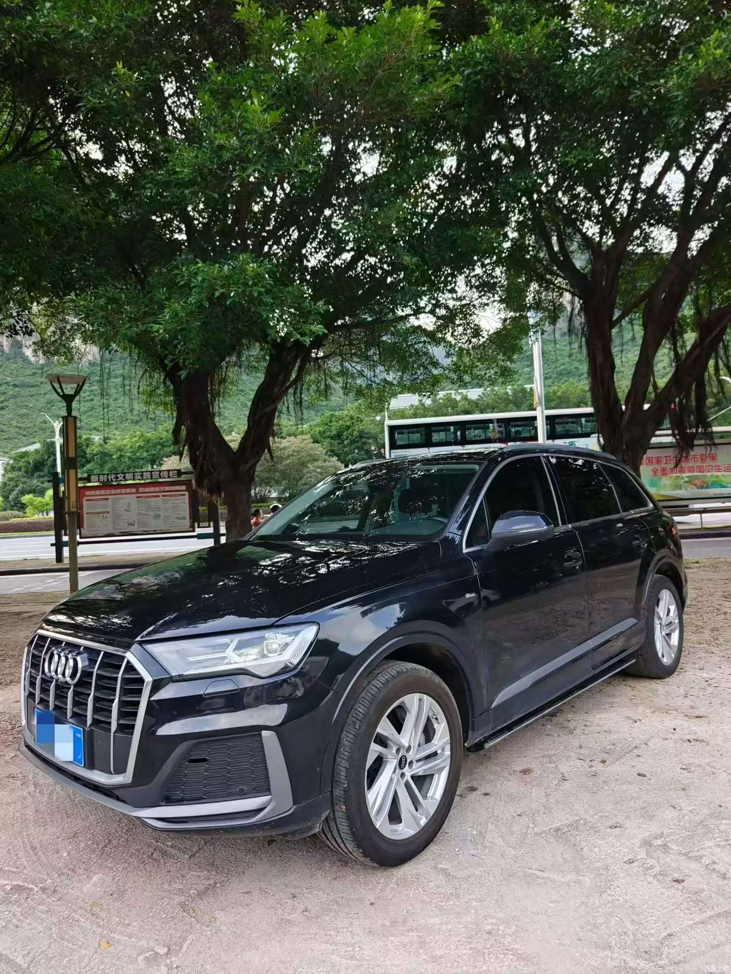 Audi Q7, 2022 1