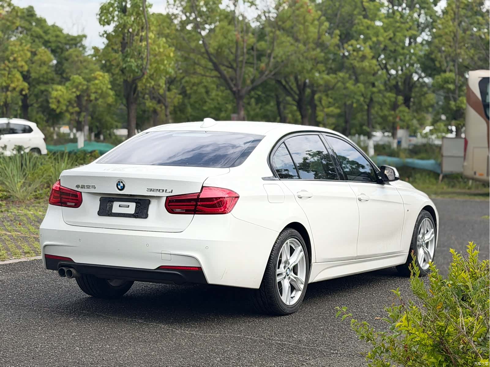 BMW 3 Series, 2017 все фото