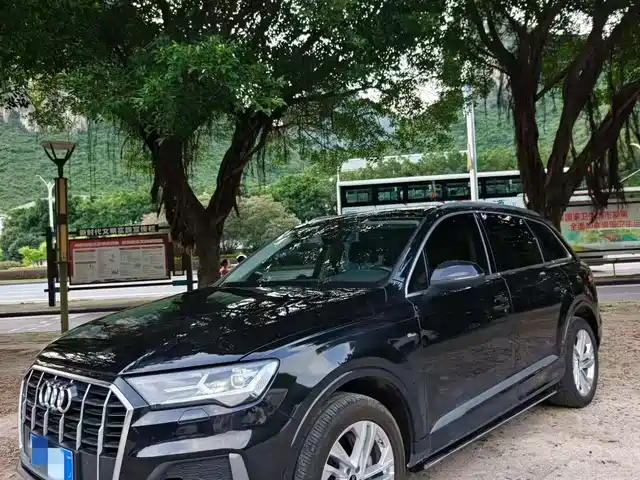 Audi Q7 2022 — купить из Китая под заказ