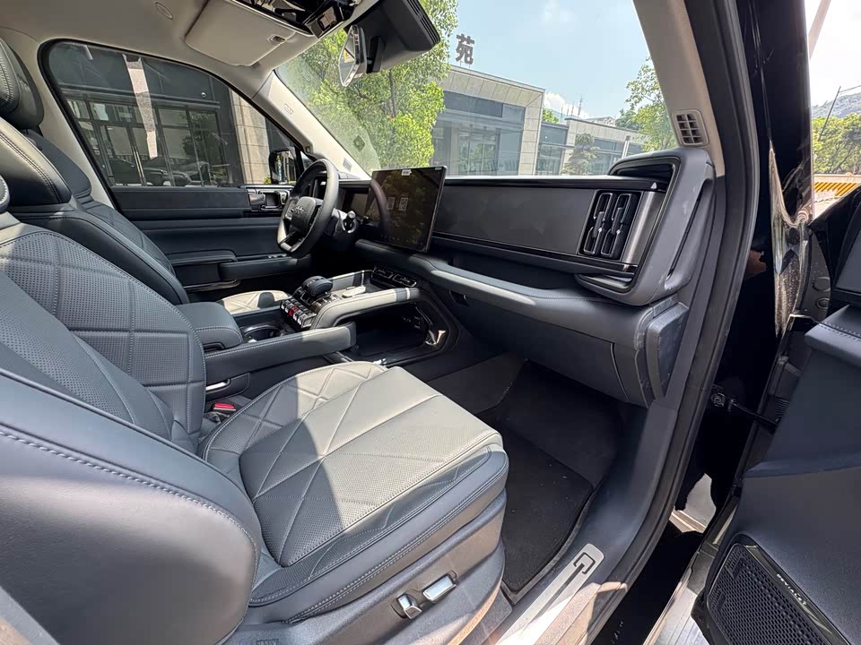 BYD Leopard 5 BYD Leopard 5