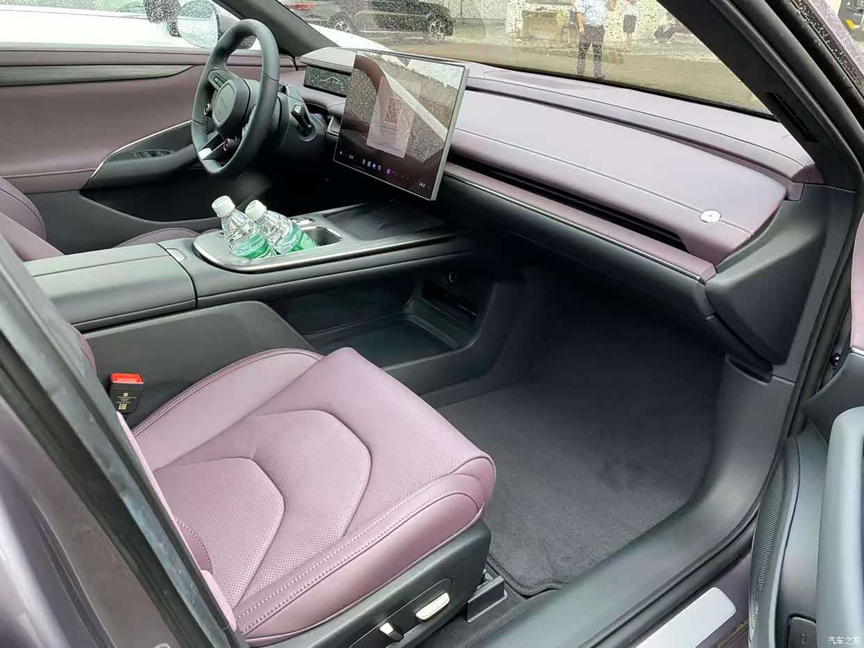 Xiaomi SU7, 2024 6