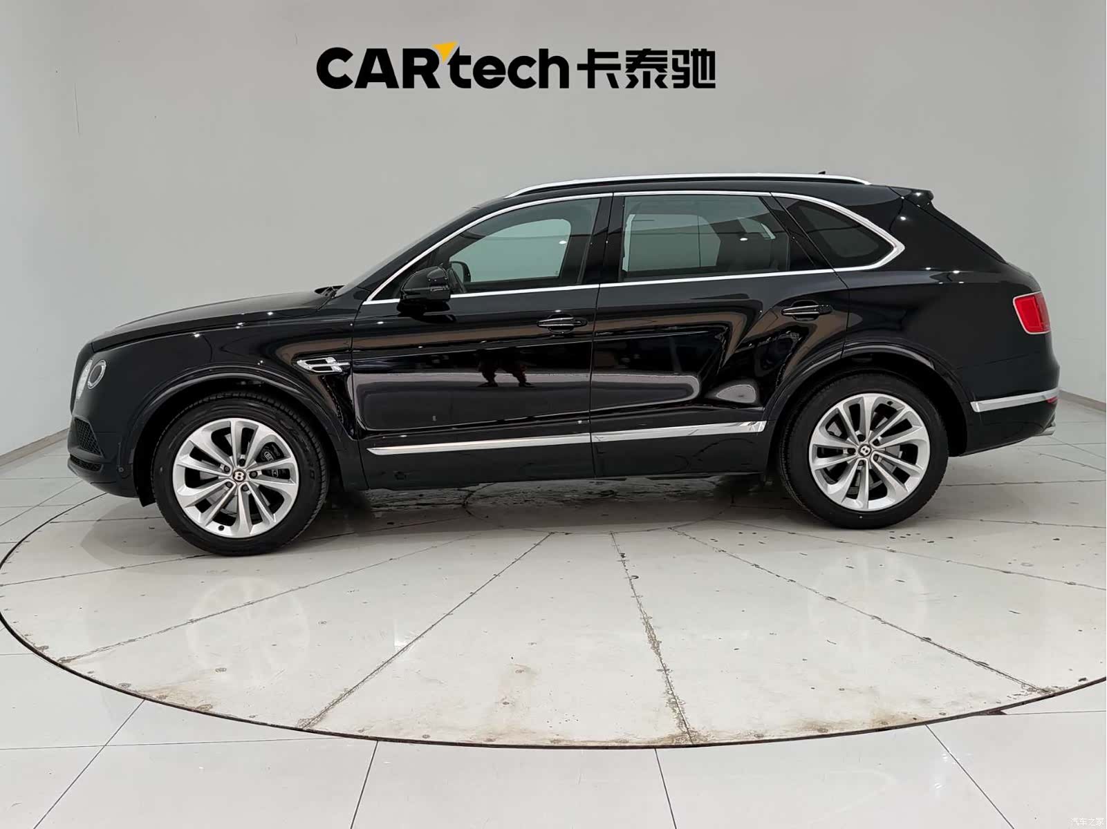 Bentley Bentayga, 2019 6