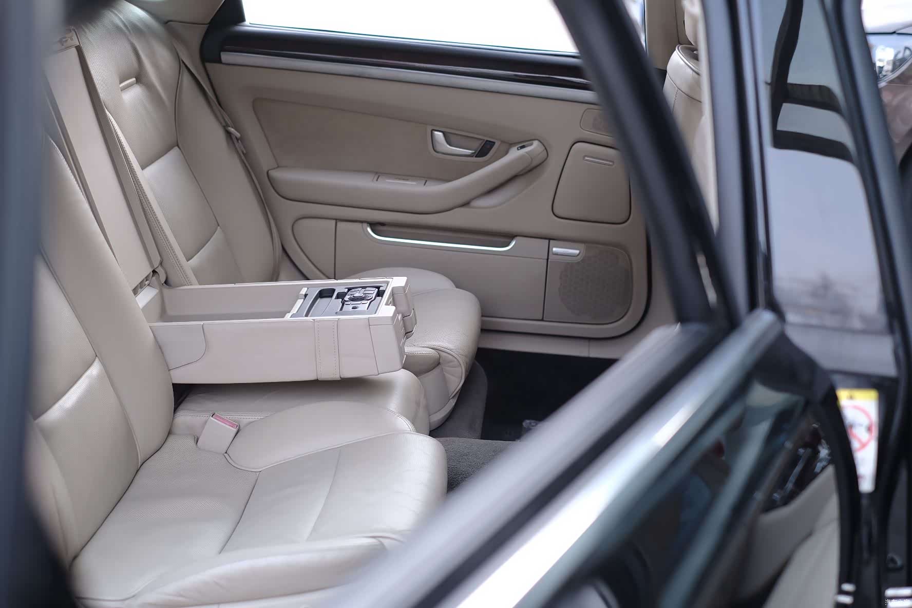 Audi A8L, 2009 42