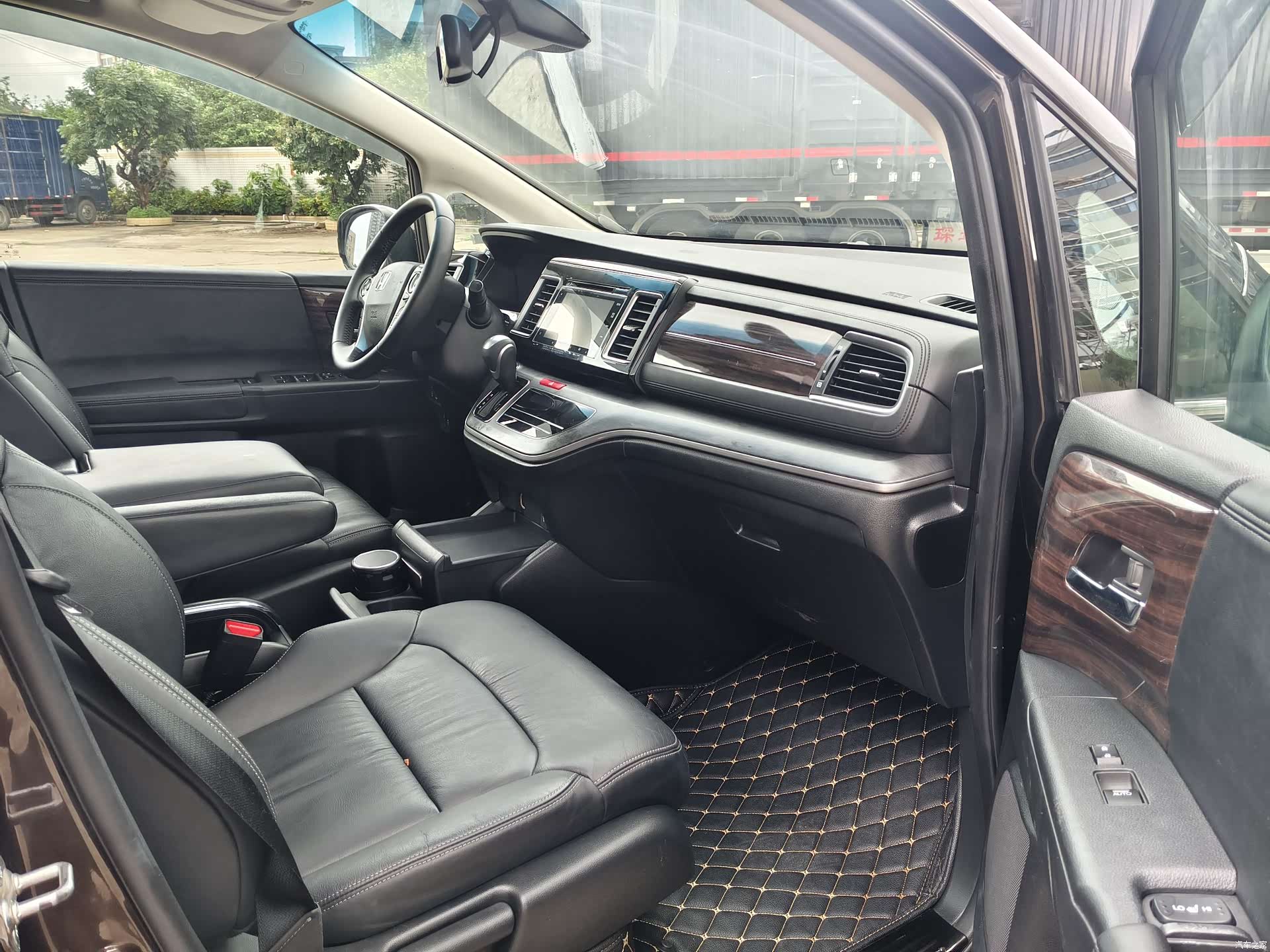 Honda Elysion, 2016 7