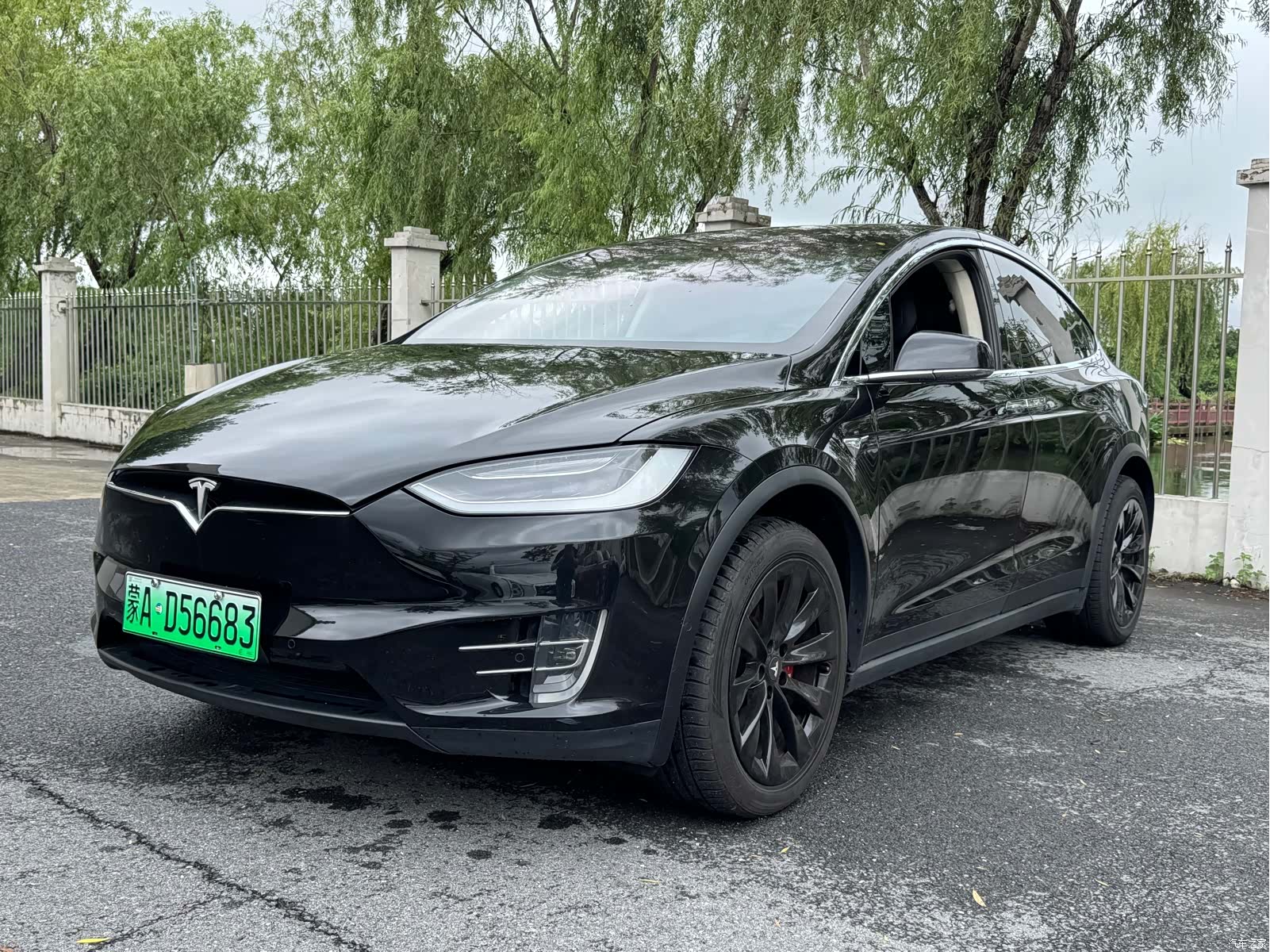 Tesla Model X, 2019 1