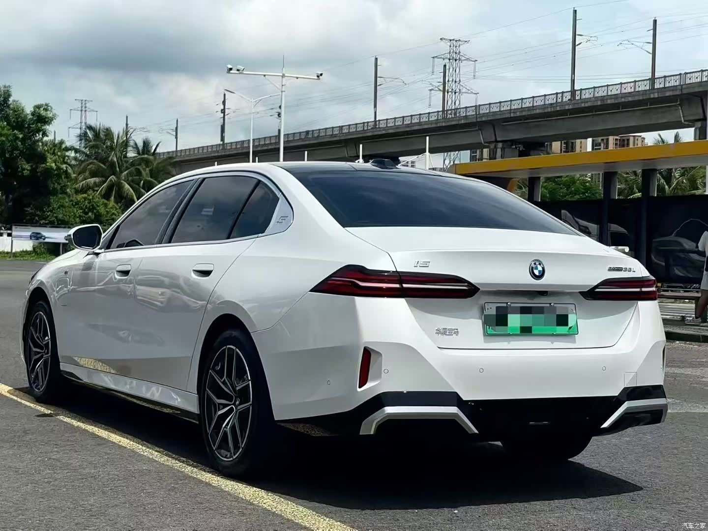 BMW i5, 2024 4