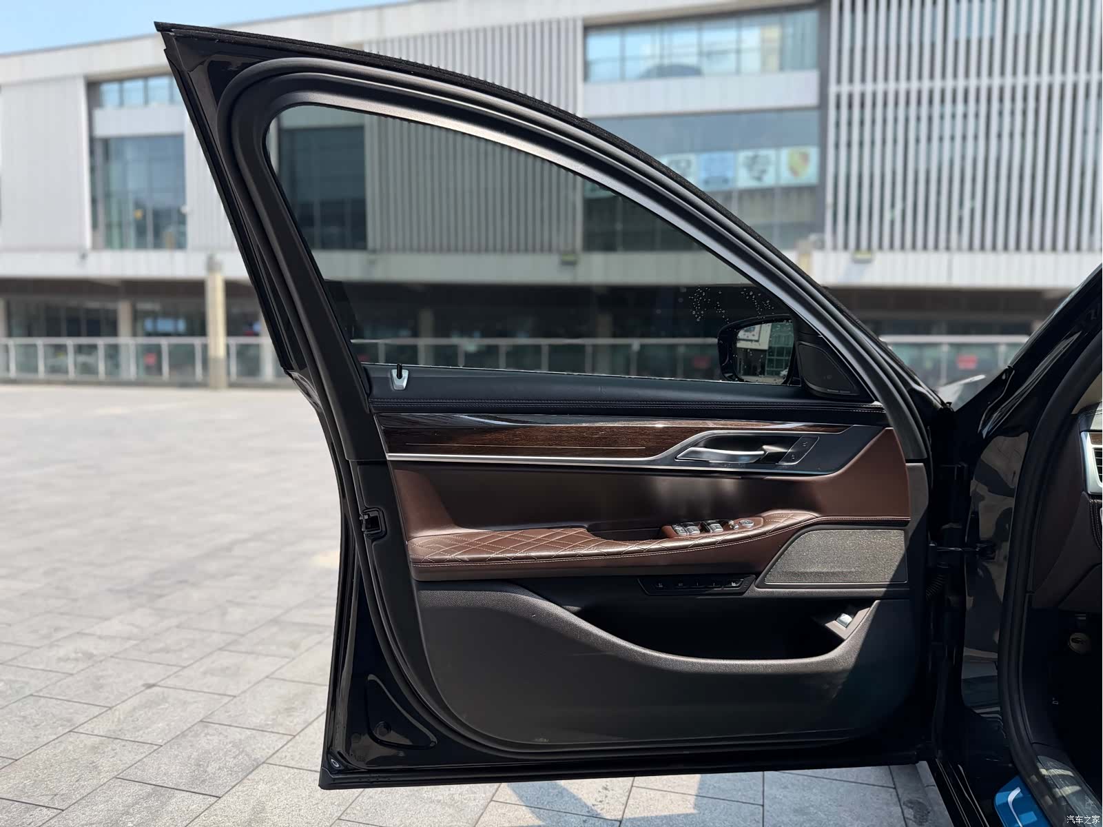 BMW 7 Series, 2021 все фото