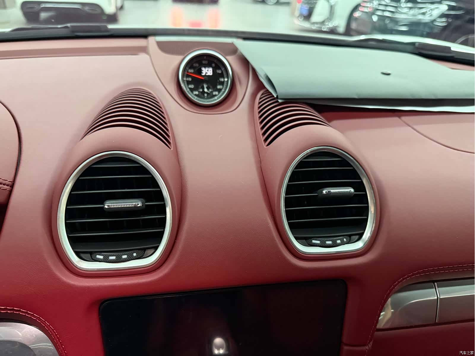 Porsche Boxster, 2020 все фото