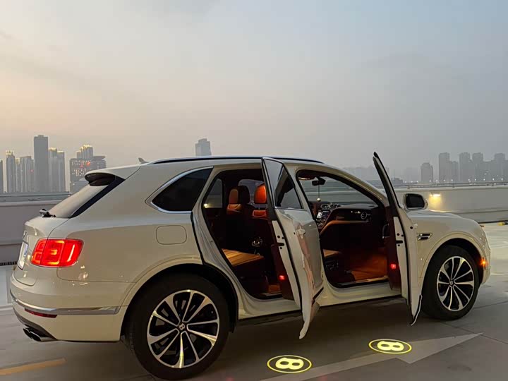 Bentley Bentayga 2018 4.0T V8
