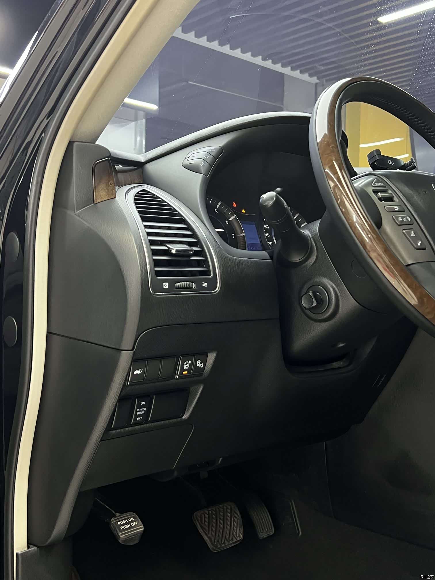 Infiniti QX56, 2014 17