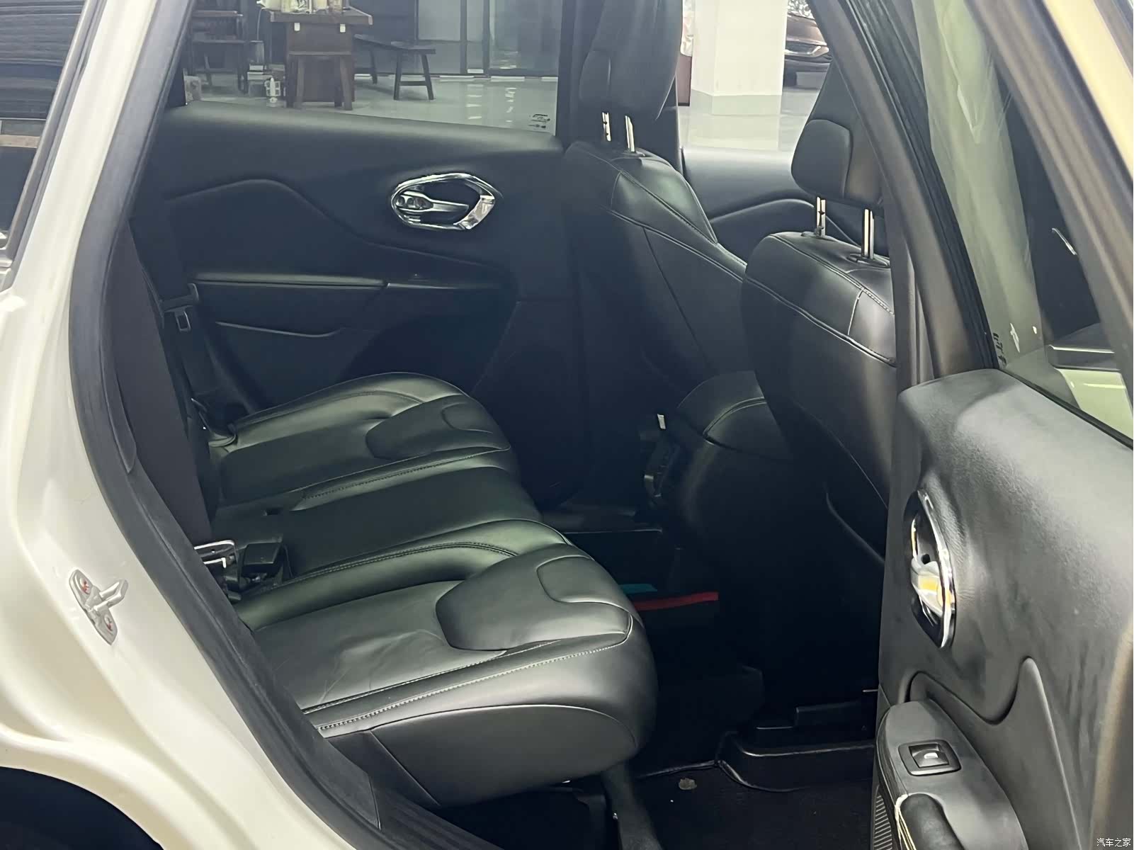 Jeep Cherokee, 2016 10