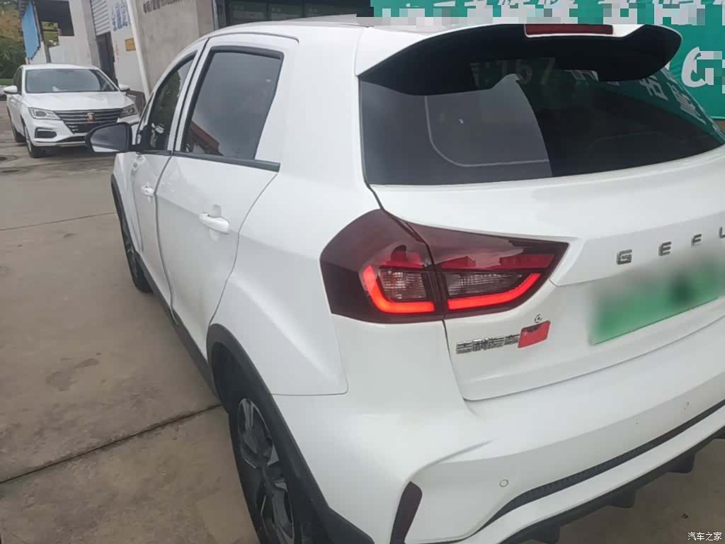 Geely EX3, 2022 все фото