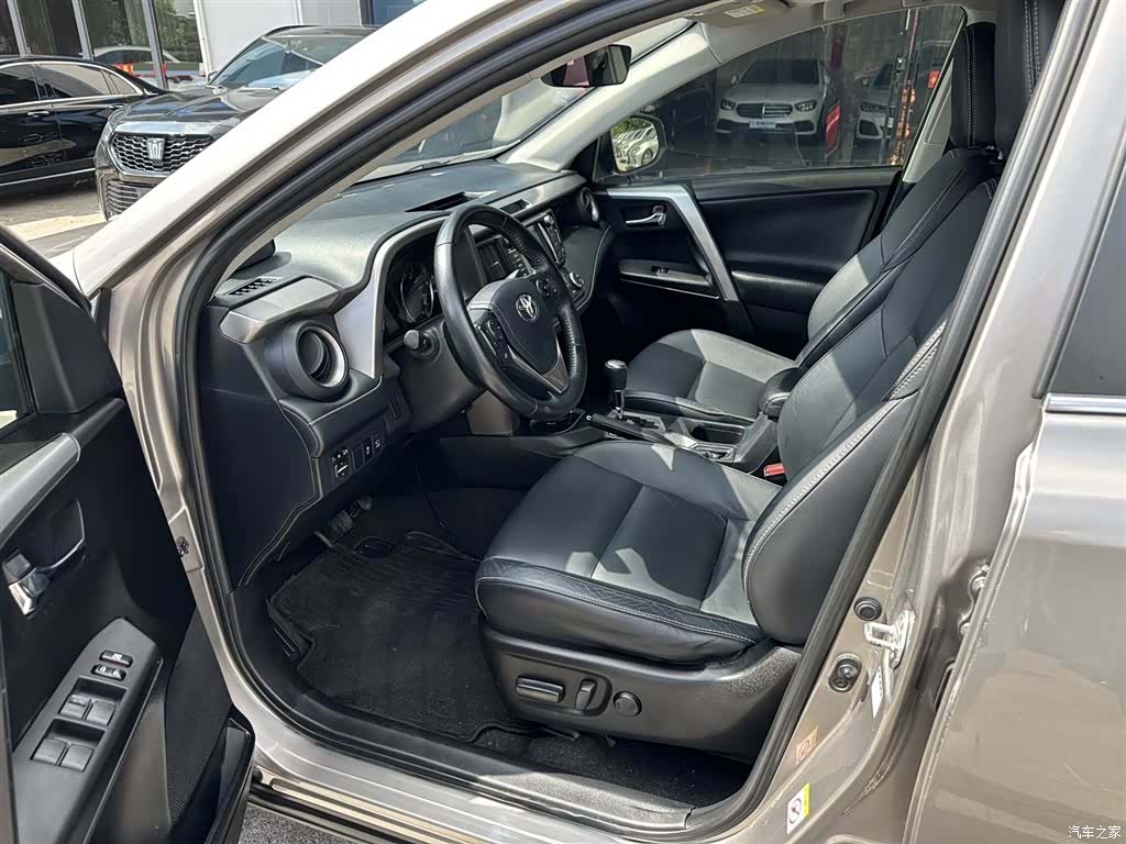 Toyota RAV4, 2017 8