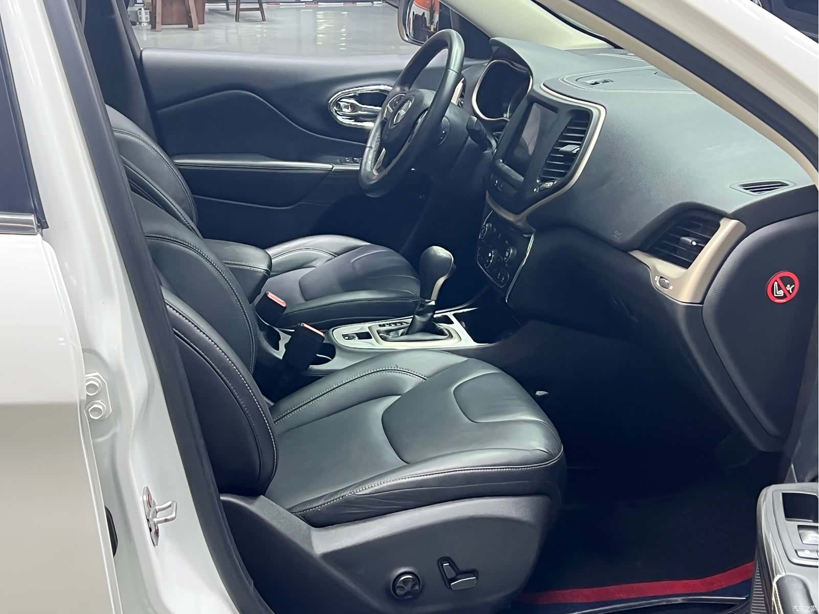 Jeep Cherokee, 2016 9