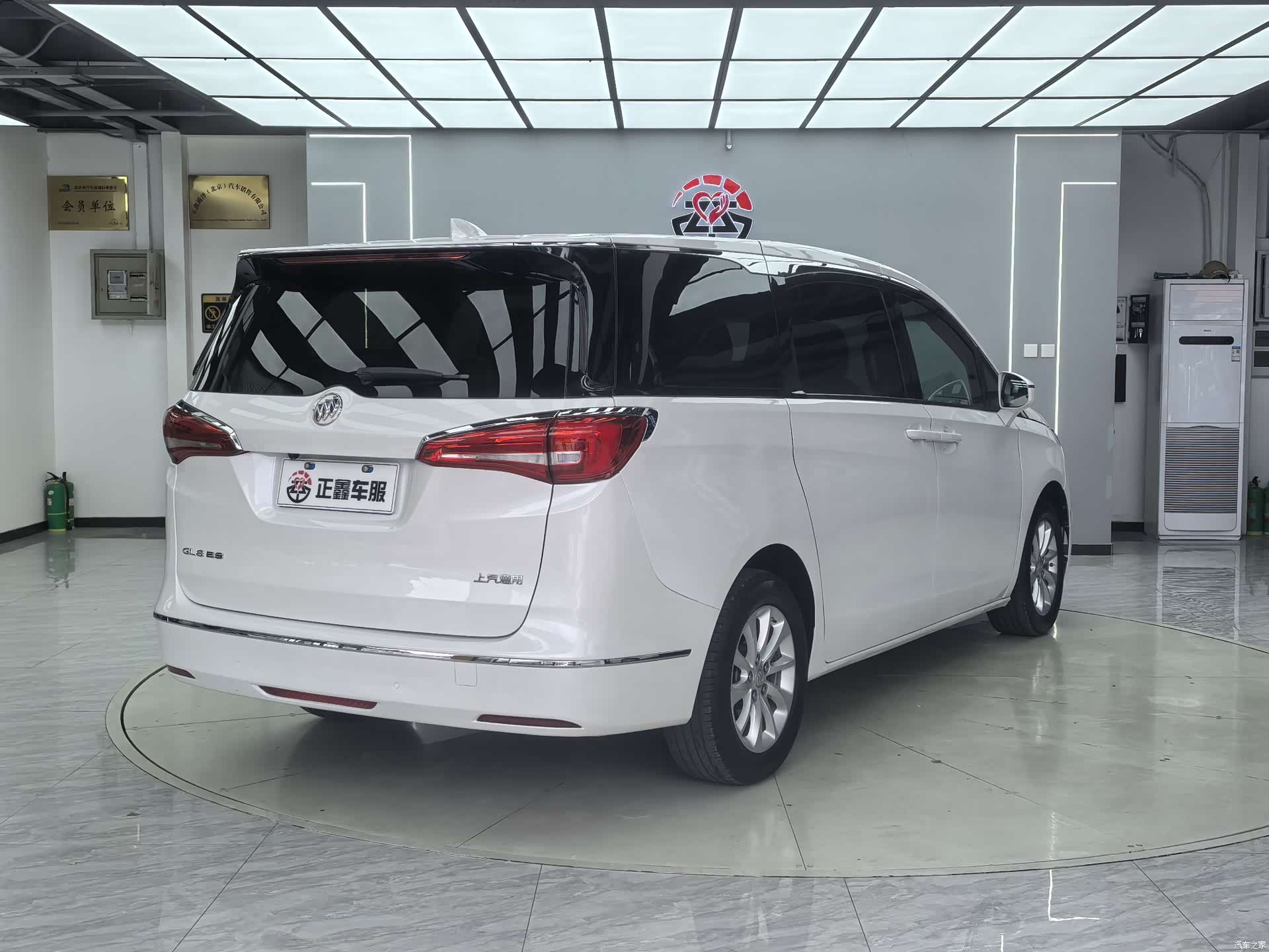 Buick GL8, 2018 17