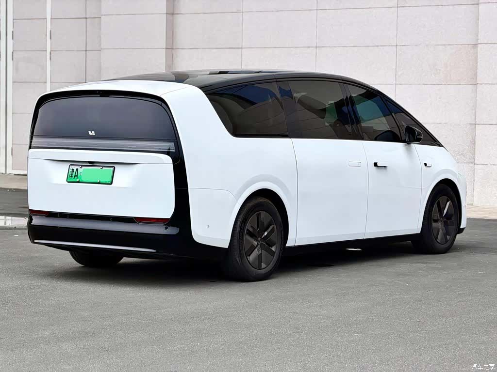 Li Auto MEGA, 2026 6