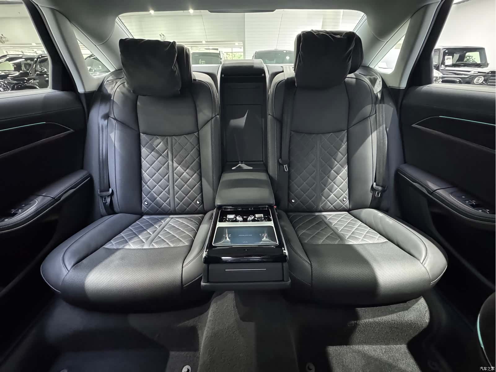 Audi A8L, 2023 17