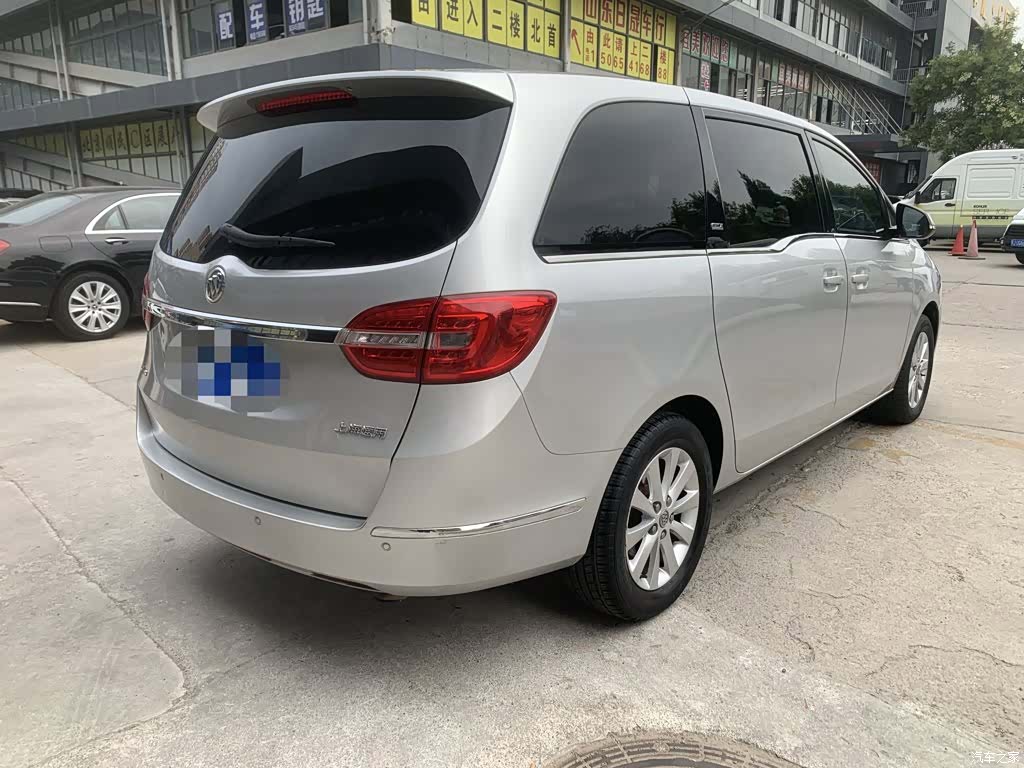 Buick GL8, 2016 4