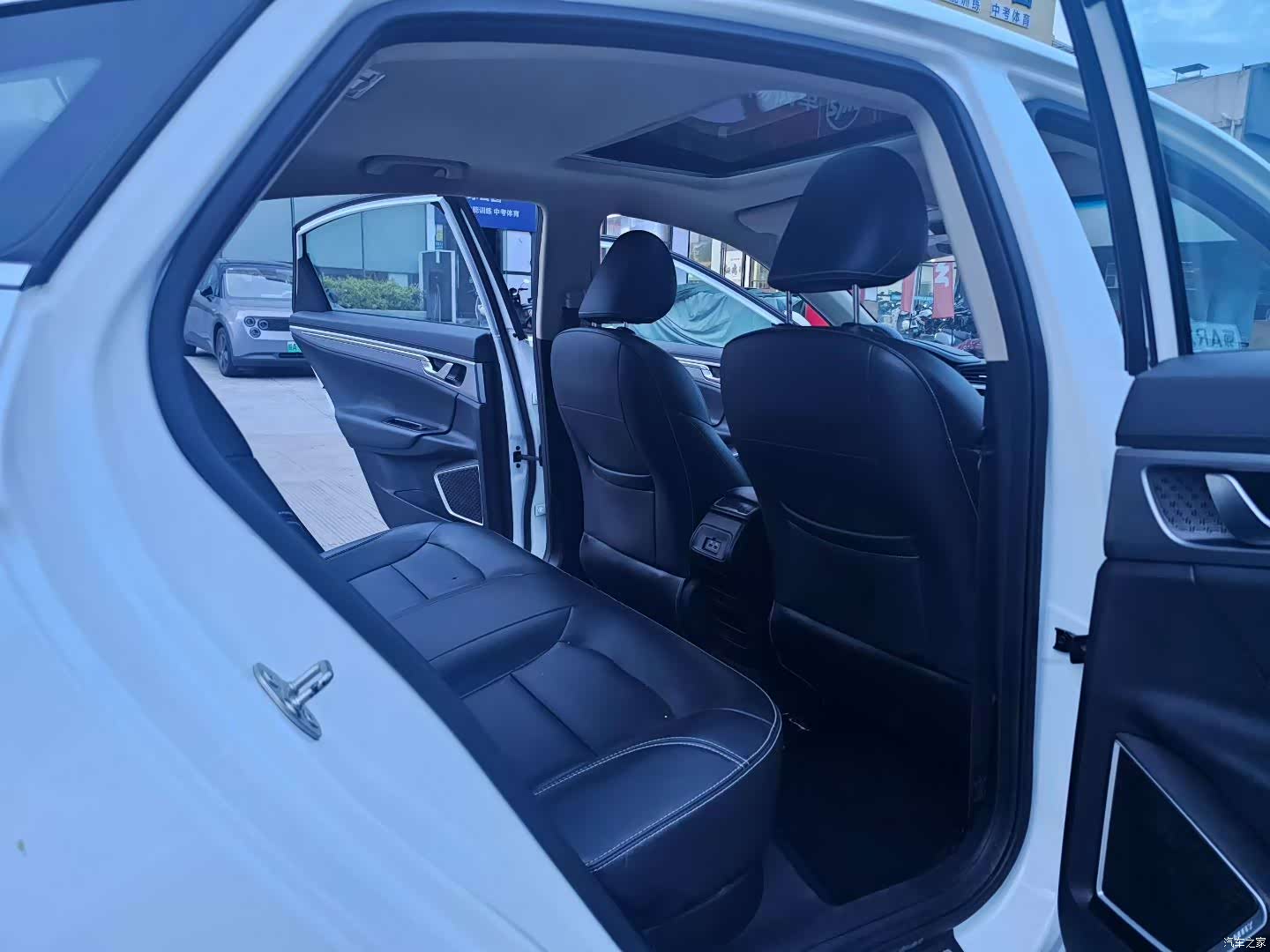 Geely Emgrand, 2019 8