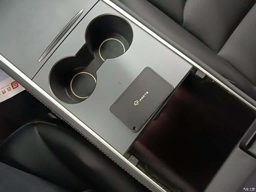 Tesla Model Y, 2023 9