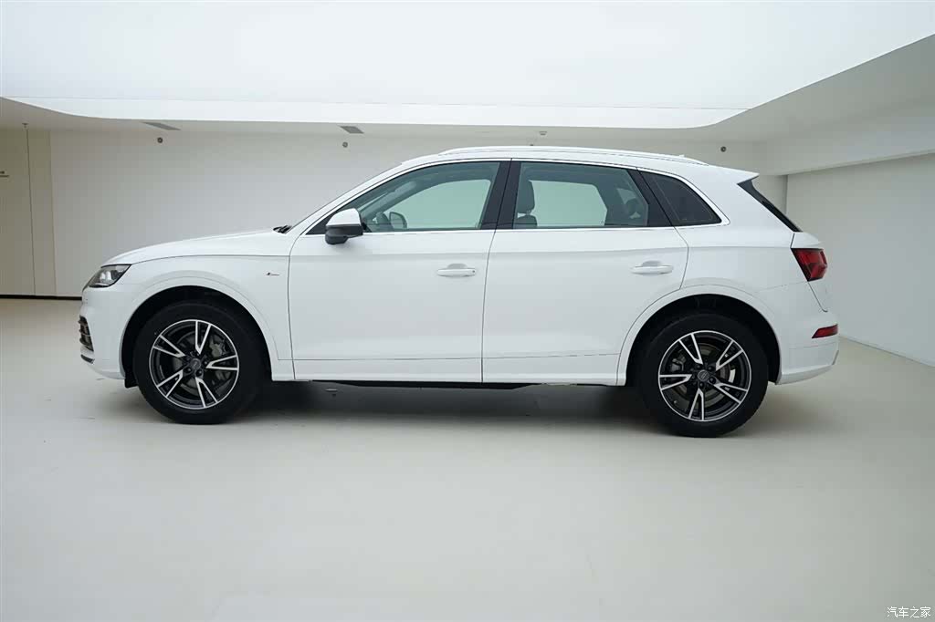 Audi Q5L, 2021 3
