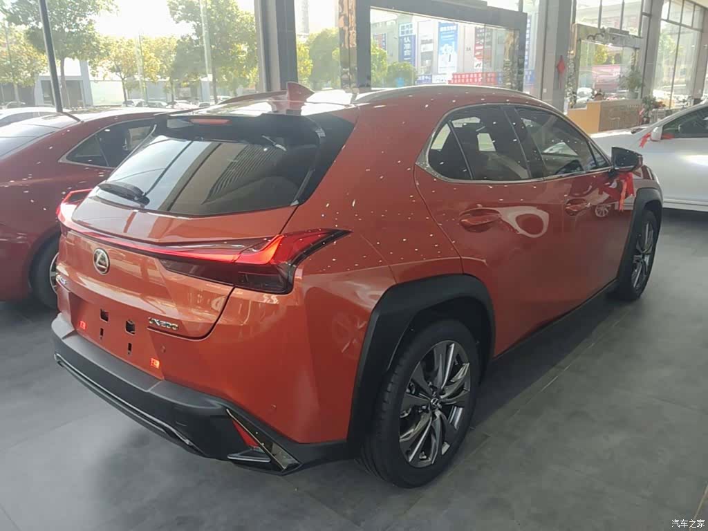 Lexus UX, 2020 7