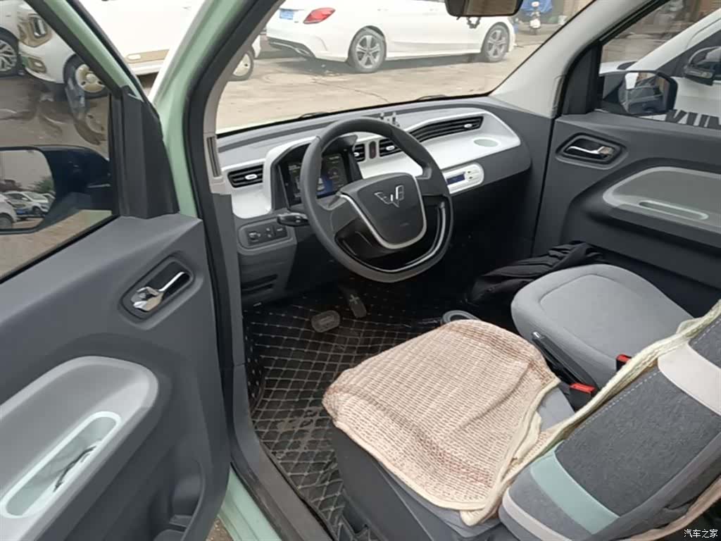 Wuling MINIEV, 2022 16