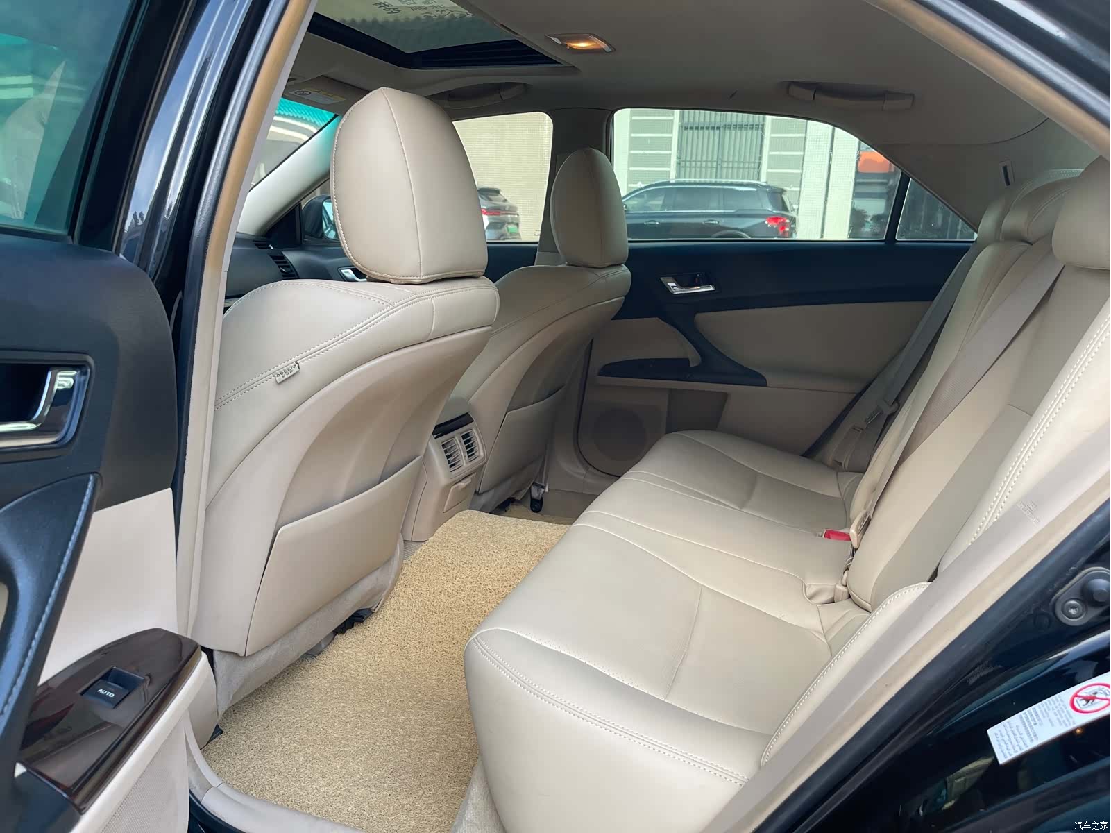 Toyota 2.5V, 2012 11