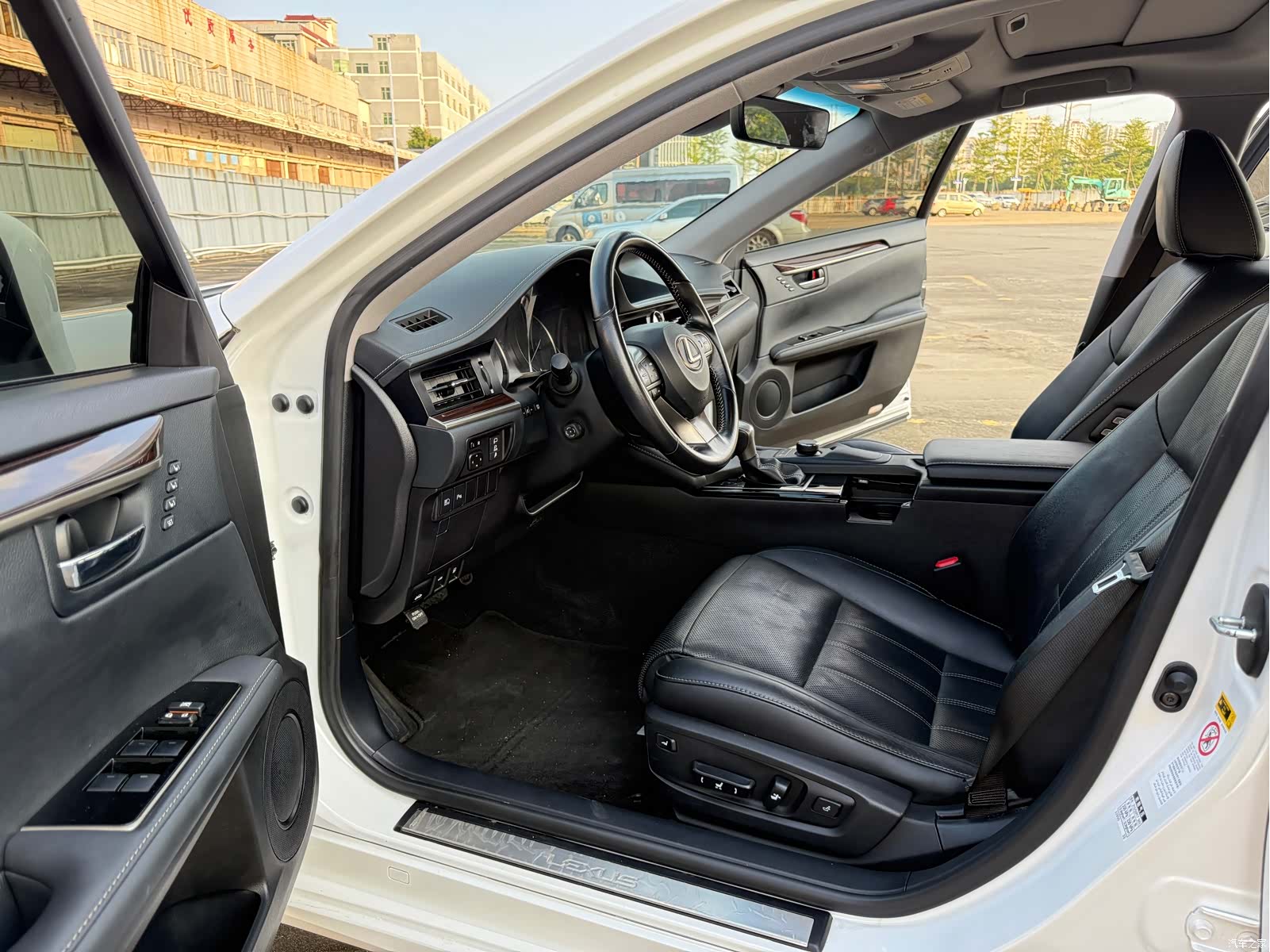 Lexus ES, 2016 4