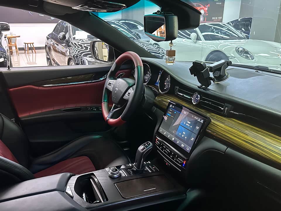 Maserati President