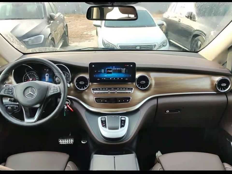 Mercedes-Benz V-class