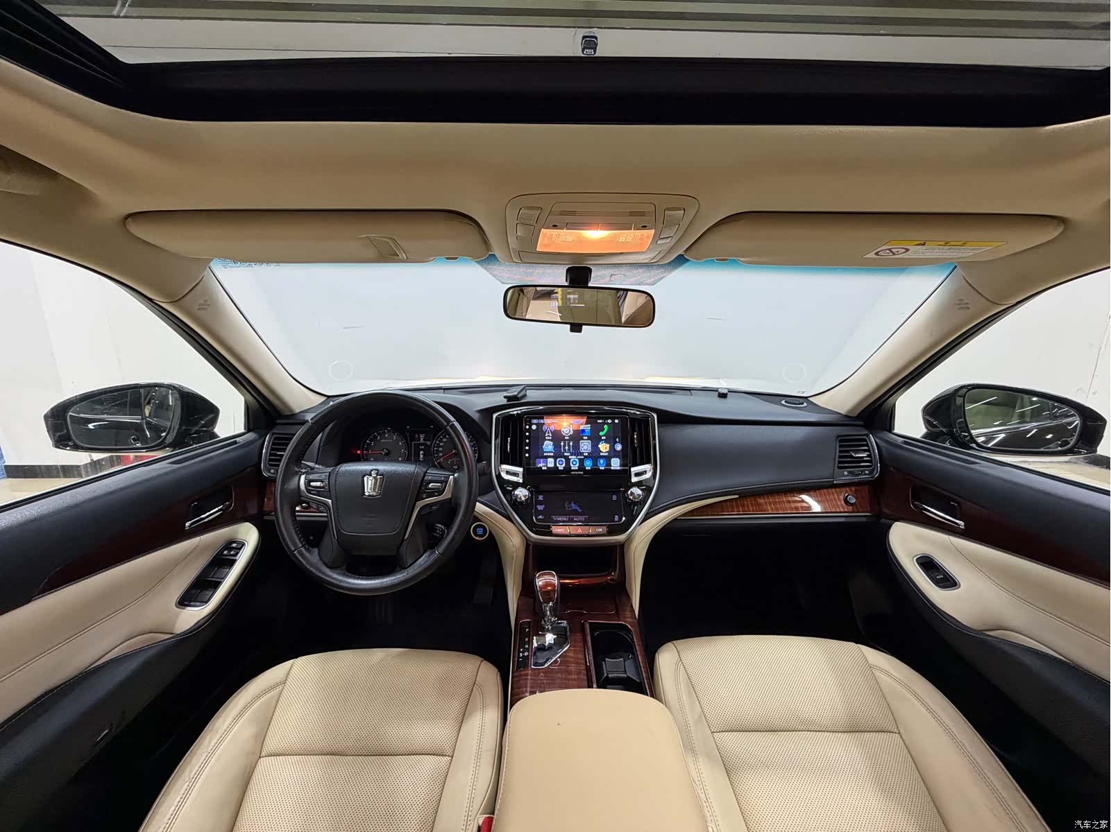 Toyota Crown, 2016 6