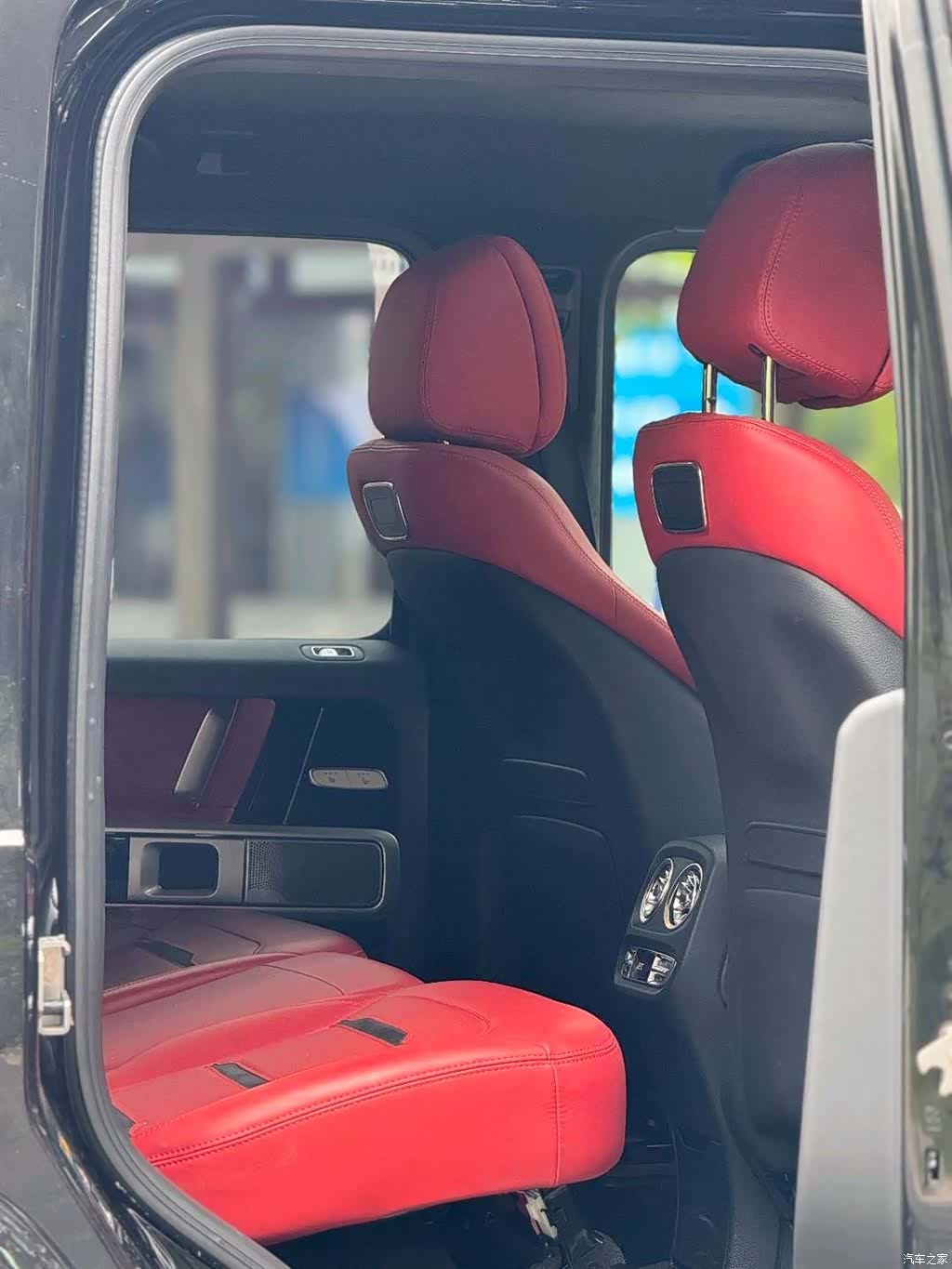 Mercedes-Benz G-Class, 2024 11