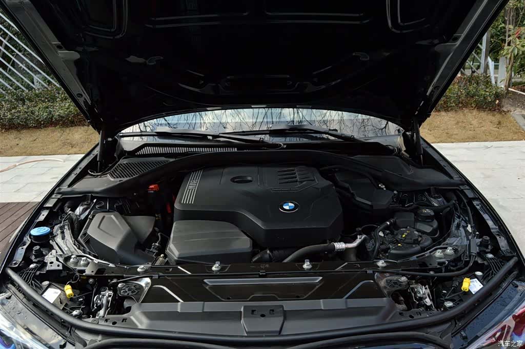 BMW 3 Series, 2025 14