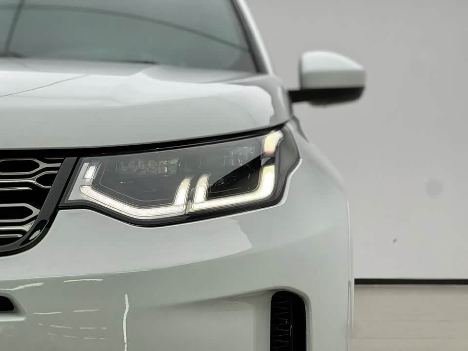 Land Rover Discover sources for sports