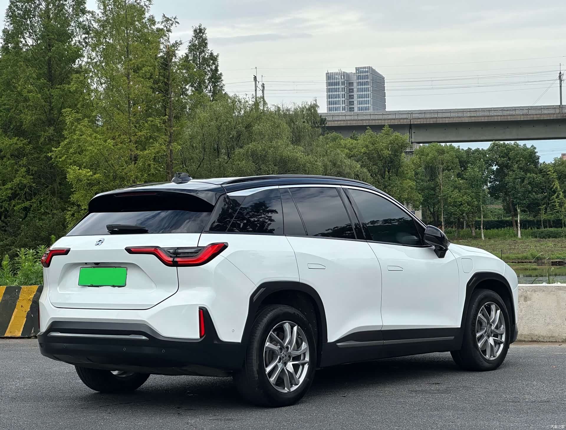 NIO ES6, 2023 7