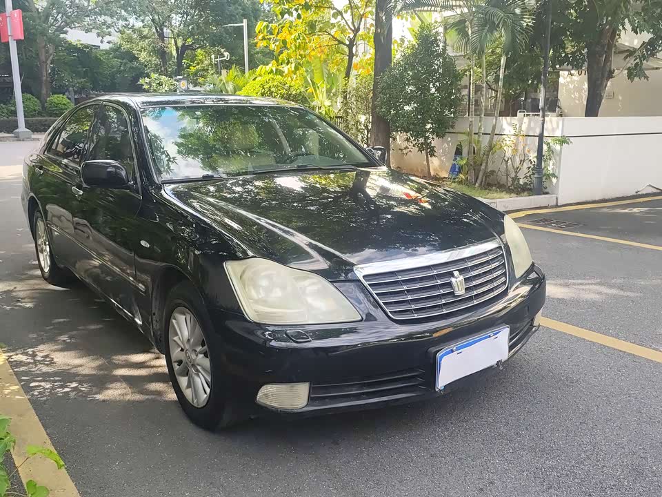Toyota crown