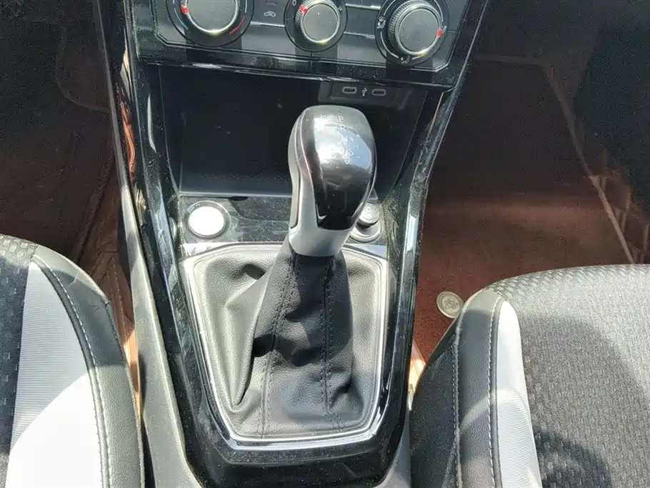 Volkswagen Exploring the shadow