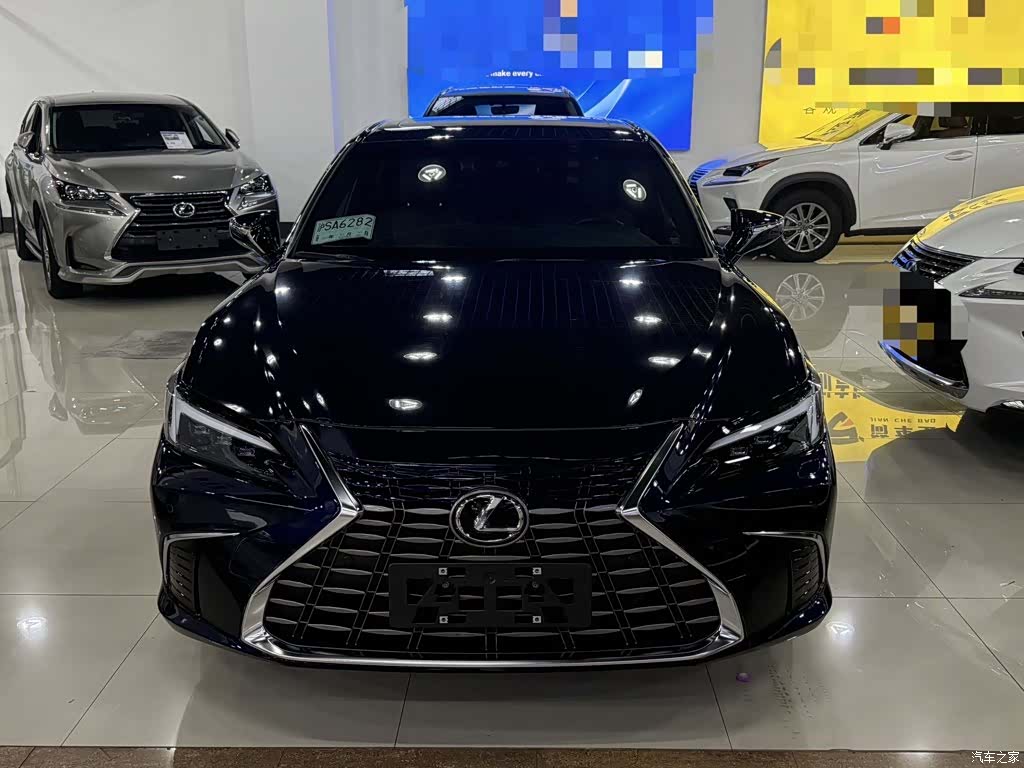 Lexus ES, 2025 2