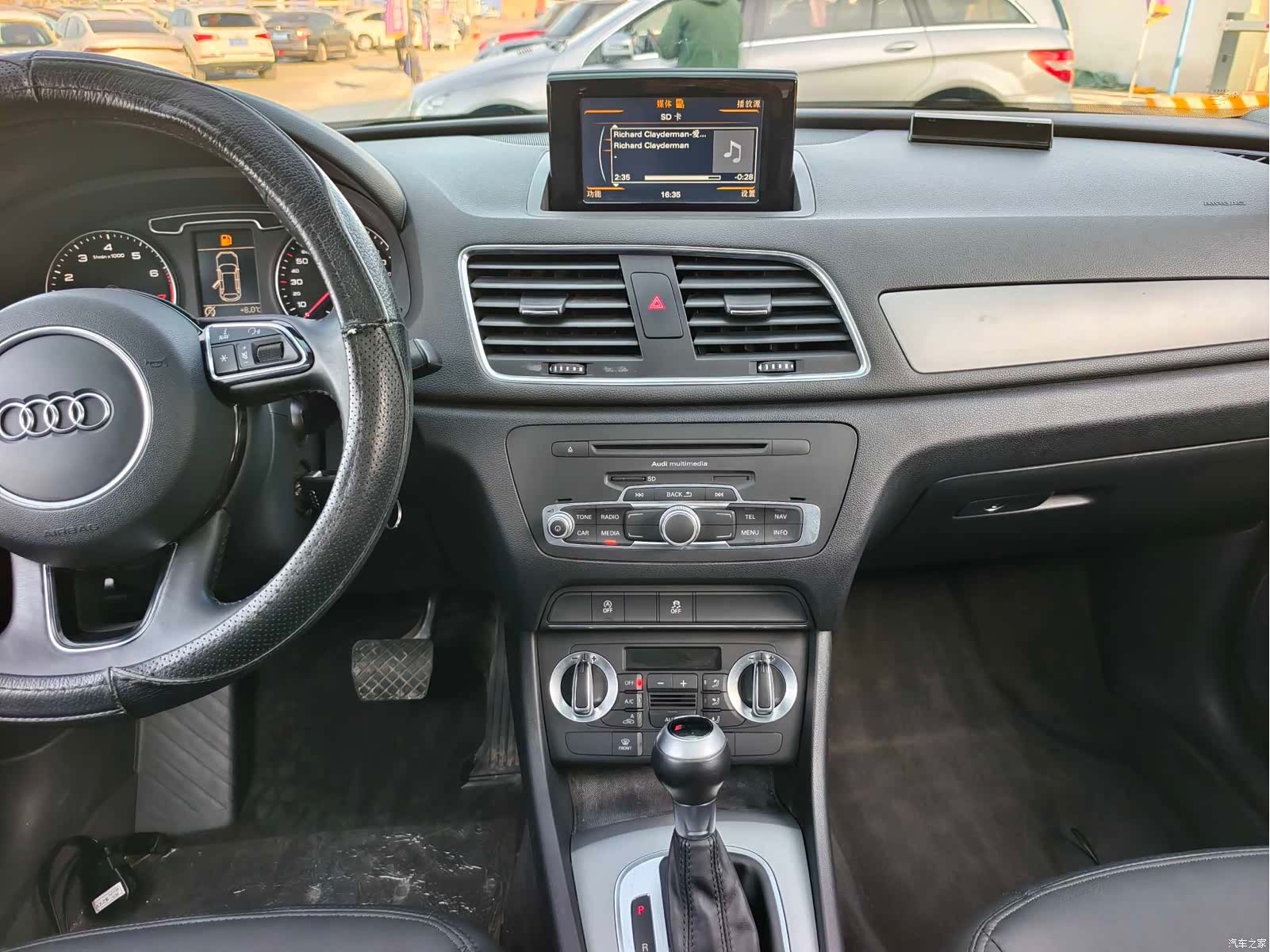 Audi Q3, 2015 10