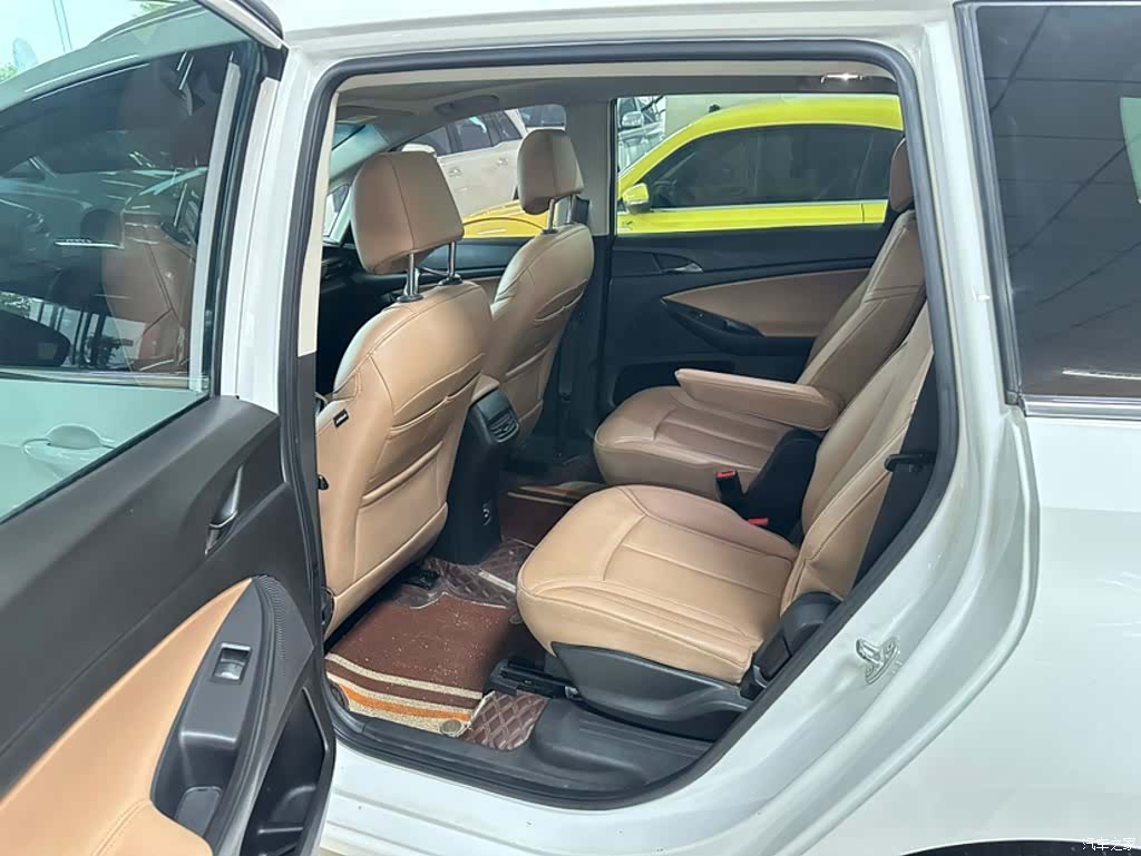 Buick GL6, 2022 21