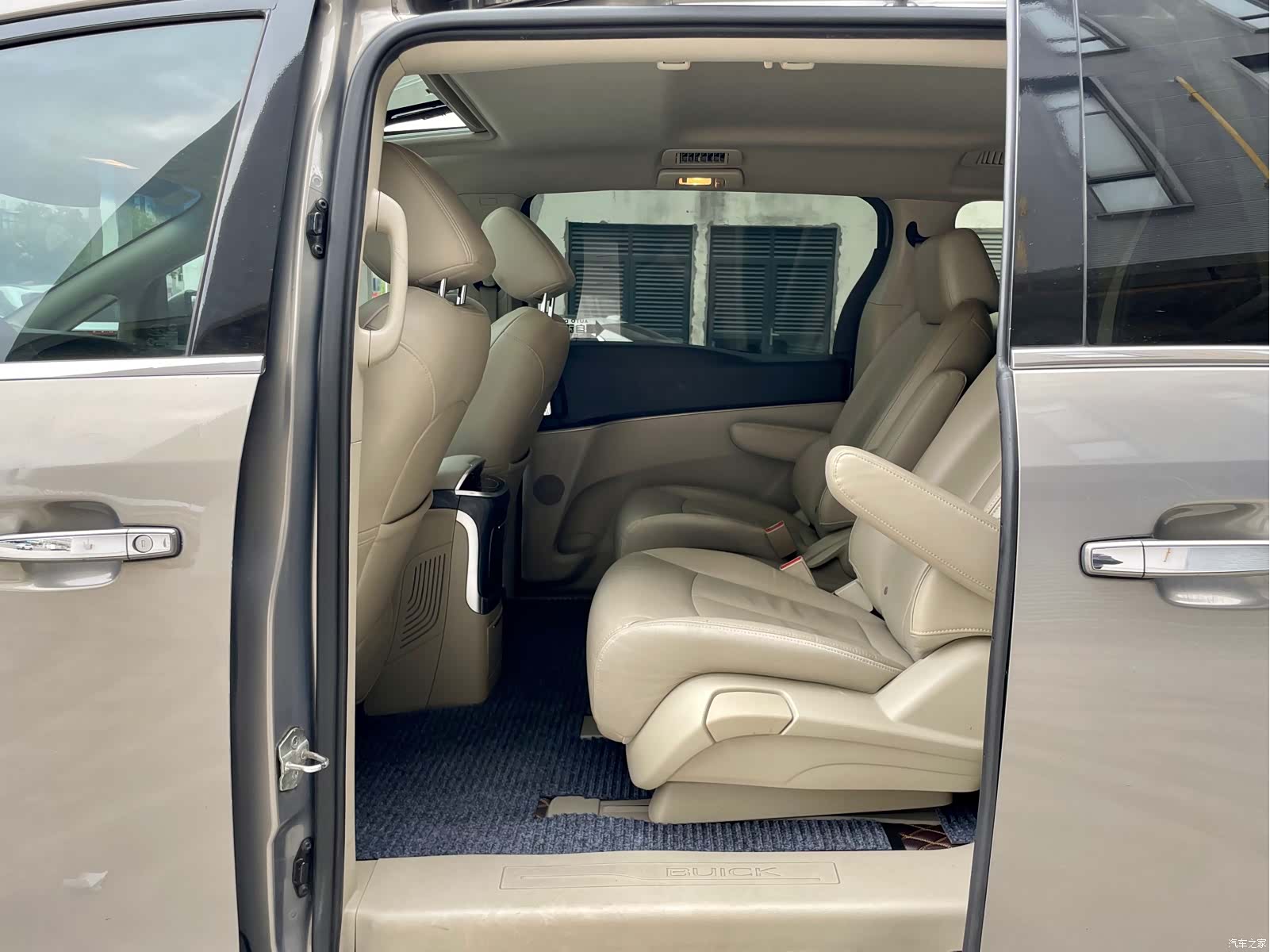 Buick GL8, 2020 9
