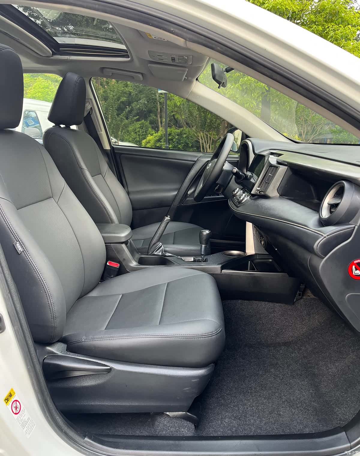 Toyota RAV4, 2014 11