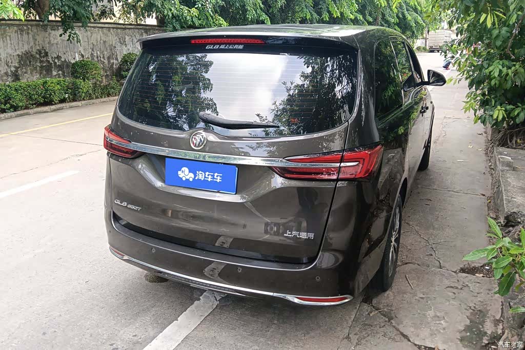 Buick GL8, 2021 3