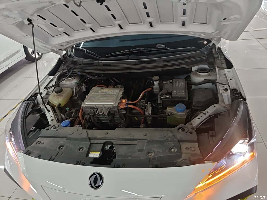 DongFeng E70, 2023 16