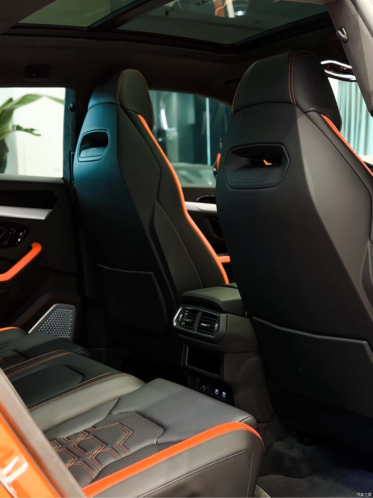 Lamborghini Urus, 2025 7