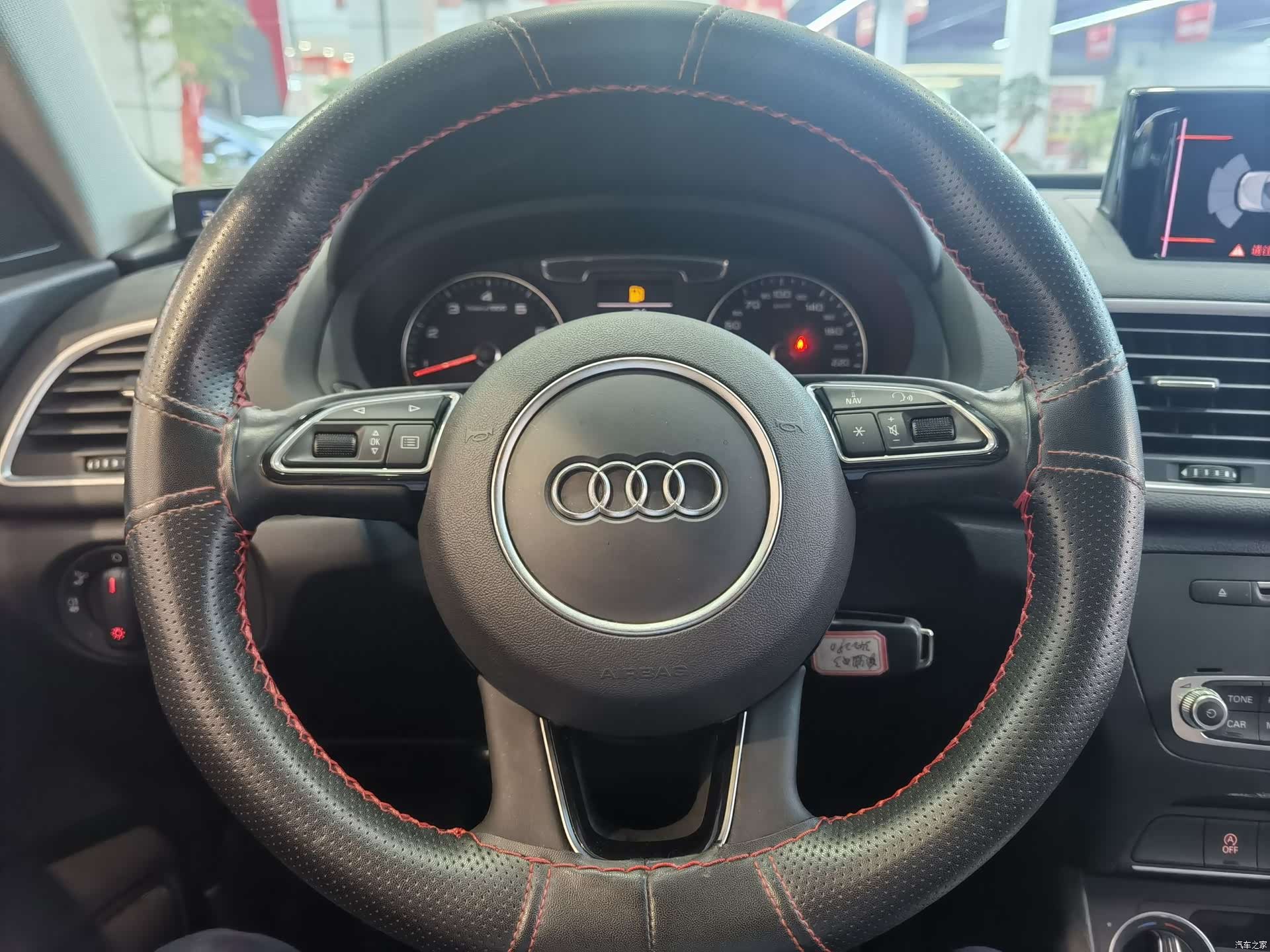Audi Q3, 2018 11